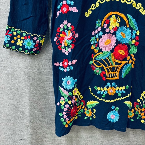 Traditional Floral Embroidered Navy Tunic Blouse Size M Johnny Was Inspired - Picture 5 of 12